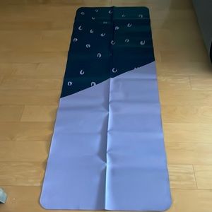 Travel yoga mat